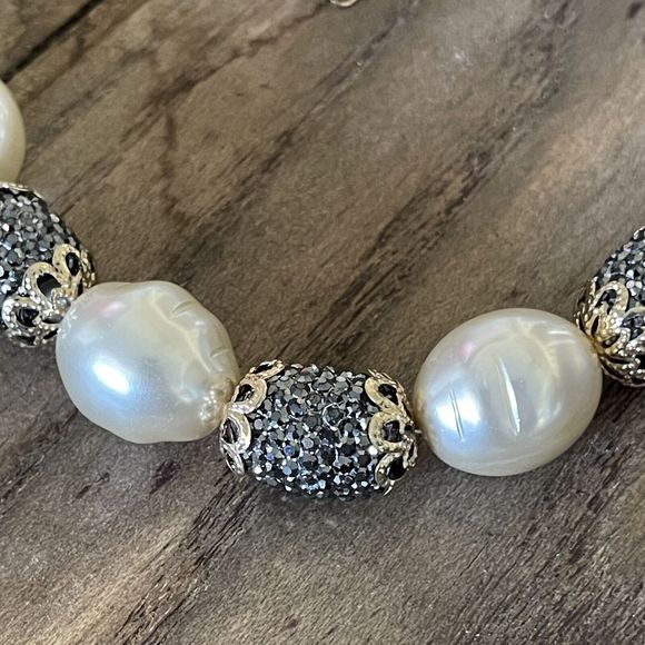 Chunky Bold Faux Pearl Pave Set Black Rhinestone Necklace Gold Tone Filigree - Picture 5 of 5